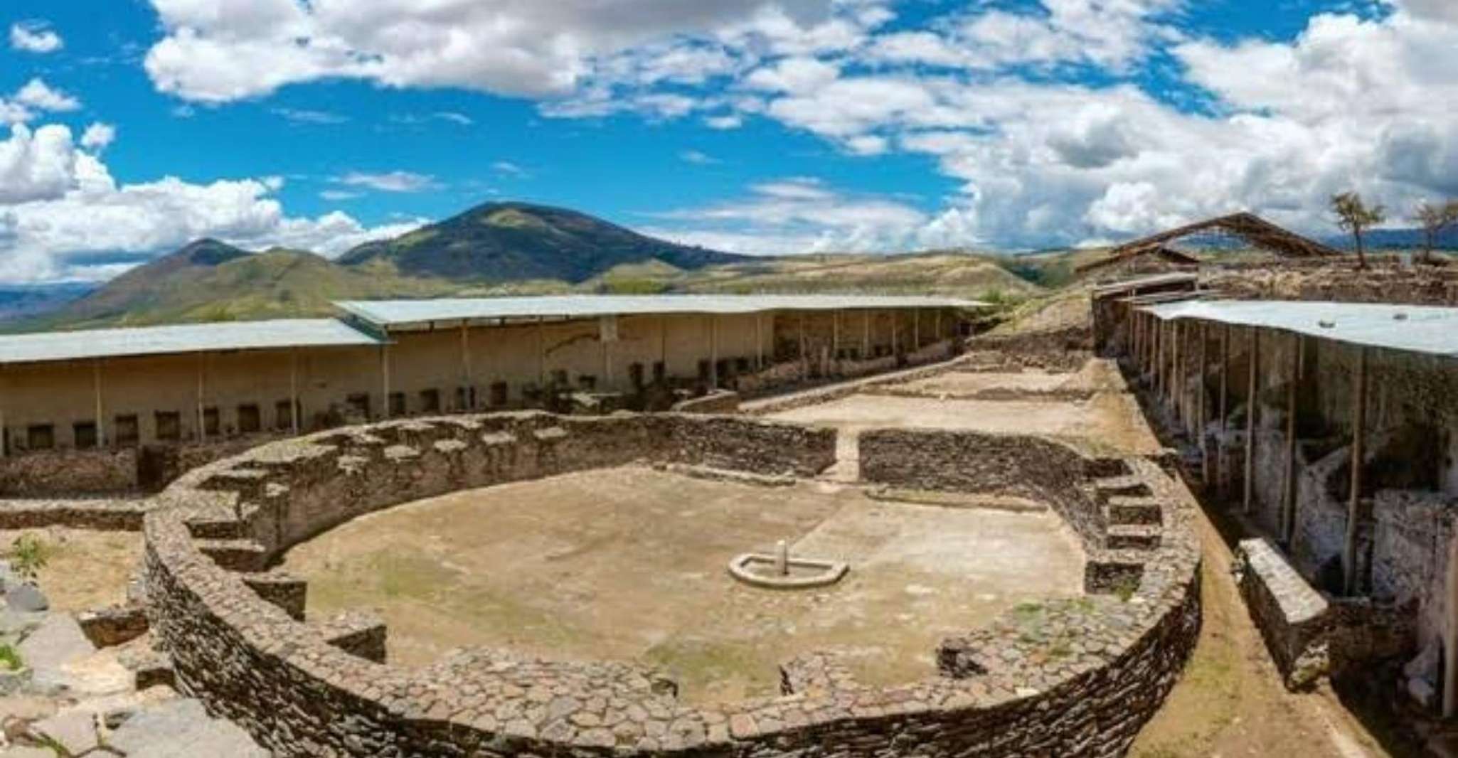Ayacucho、Wari、Pampa de la Quinoaから - Hizvo