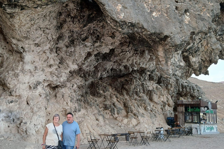 Salalah: West Side Private Tour with Off-Road Adventure