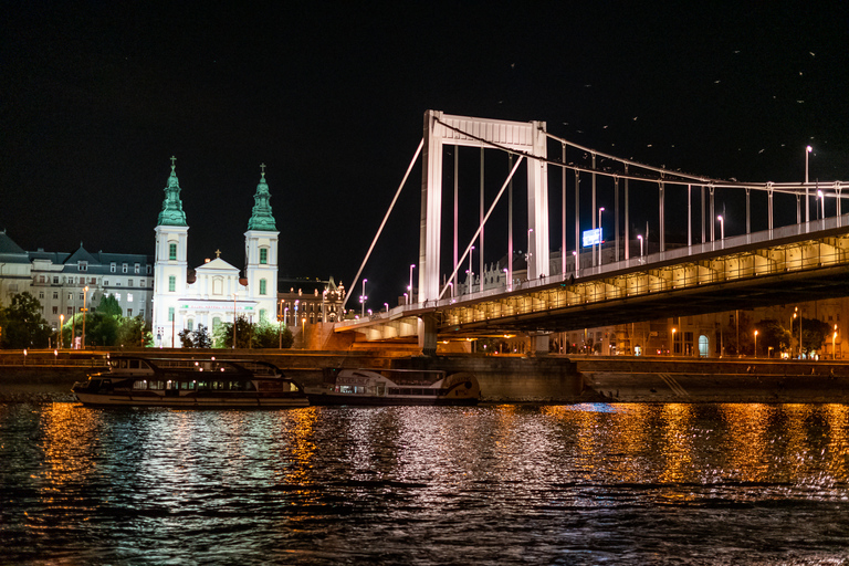 Budapest: cena y crucero por el Danubio con música en vivoCena de 3 platos