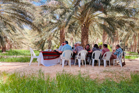 Es Sabra: Beduinenessen im tunesischen Sahara-CampEs Sabra: Beduinenessen in der tunesischen Sahara