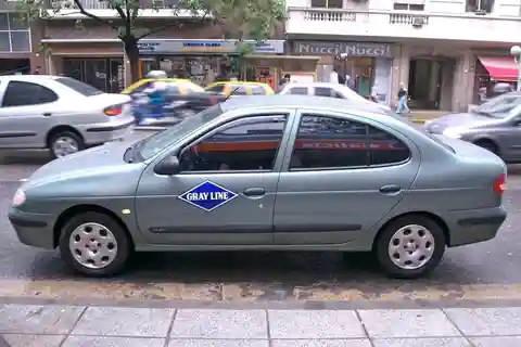 Traslado partilhado de ida do aeroporto de Mendoza para o hotel no centro da cidade