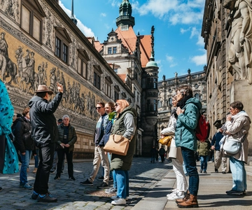 History Walking Tour and Chocolate Museum Ticket