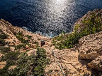 Session d'escalade multi-pitch dans les Calanques près de Marseille