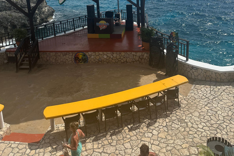 Negril Day Trip to Rick's Cafe & 7 Mile Beach from Falmouth