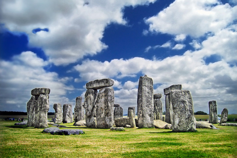 Vanuit Londen: dagtrip naar Stonehenge en Bath met geheime locatieStonehenge en Bath kleine groepstour vanuit London Eye