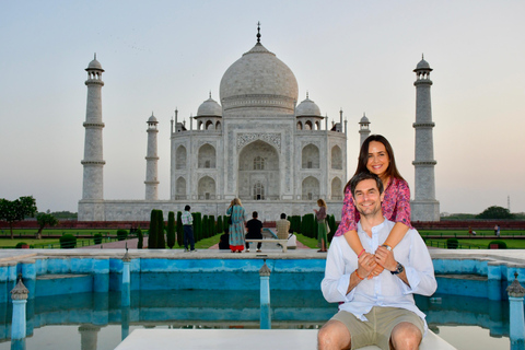 Agra: Taj Mahal und Agra Fort Skip-the-Line Guided TourNur Guide-Service