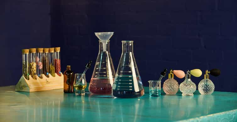 London: Make Your Own Gin Workshop with Take-home Bottle