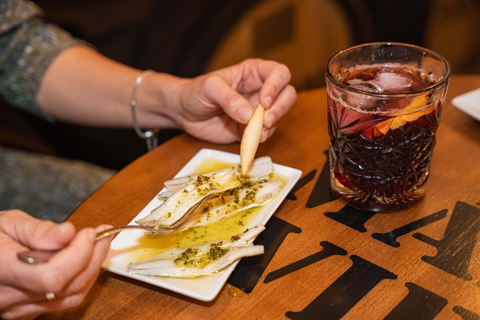 Málaga: Gourmet Tapas and Wine Tour
