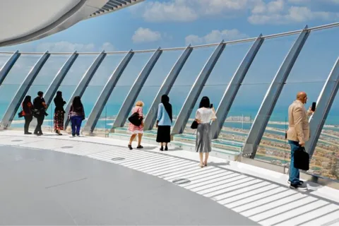 Dubai: Inngangsbillett til The Palm Observatory og Wonder Bus Tour