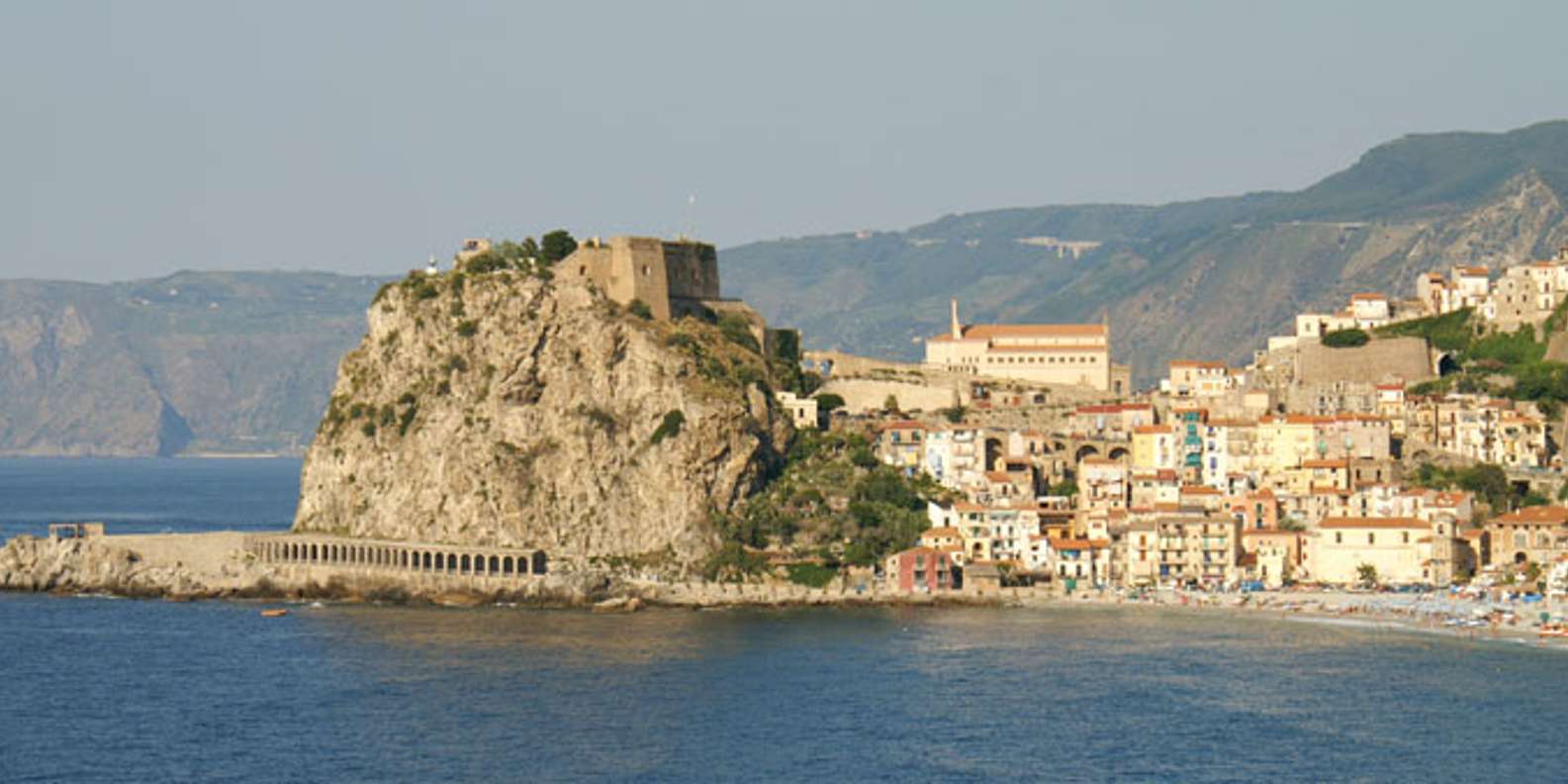 Desde Tropea: tour de 1 día a Regio de Calabria y Scilla | GetYourGuide