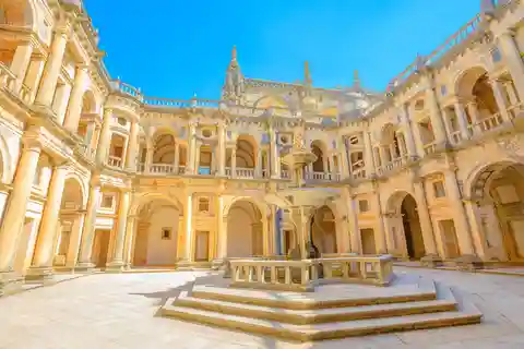From Lisbon: Privat Knights Templar Castle & Tomar Day Trip