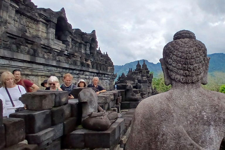 Yogyakarta: Borobudur Temple, Palm Sugar & Batik Tour