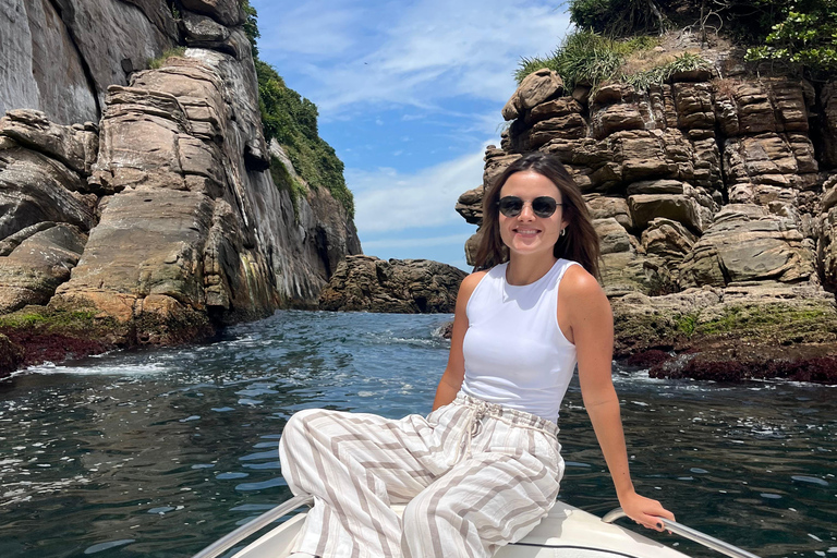 Rio de Janeiro: Carnival Block & Boat Tour with Pickup