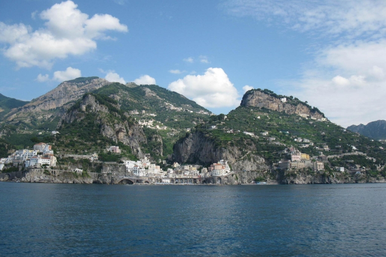 Wybrzeże Amalfi: całodniowy prywatny rejs statkiemRejs po wybrzeżu Amalfi łodzią motorową