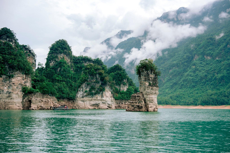 Ha Giang Loop - Na Hang Lake Boat trip 4 Days Motorbike tour Easy Rider
