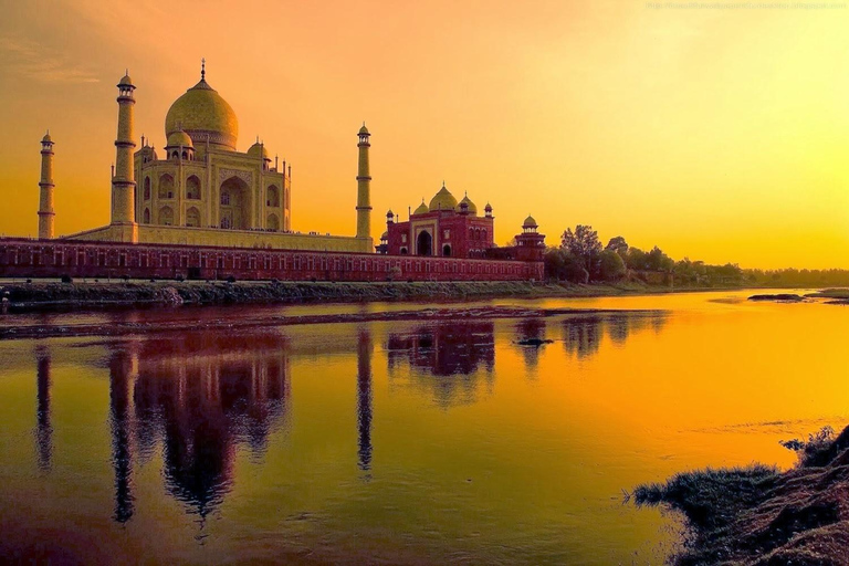 From Delhi: Guided Taj Mahal Tour with Drop at JaipurCar+Driver+Guide+Lunch+Taj Mahal Entry