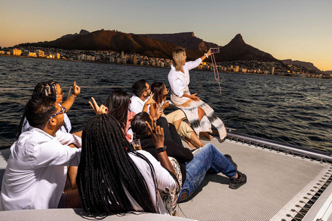 Cape Town: Sunset Catamaran Cruise with Sparkling Wine