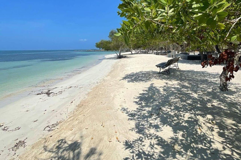 Baru Island: Private Beach Club