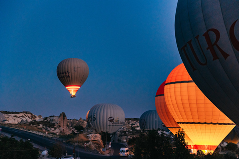 Capadócia: Passeio de balão de ar quente em Goreme com café da manhãVoo ao nascer do sol