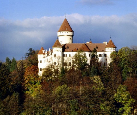 Visit Konopiště: Chateau Tour from Prague in Madrid