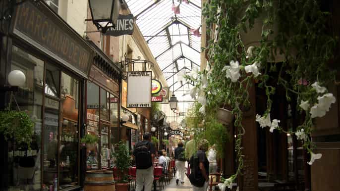 discover secret passages in paris
