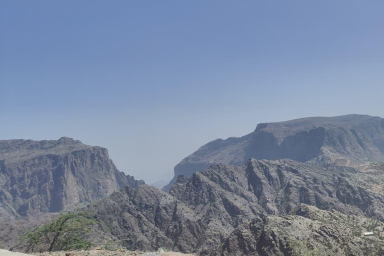 Muscat: Green Mountain with Castle, Fossil & Villages Tour