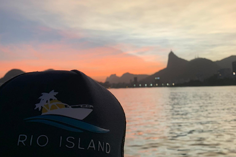 Rio de Janeiro: Bootstour bei Sonnenuntergang mit Heineken Toast