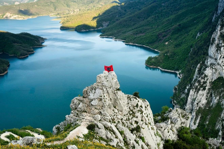 From Tirana: Lake Bovilla Viewpoint & Tirana City Tour