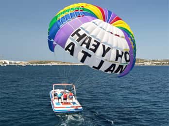 Mellieha Bay: Parasailing