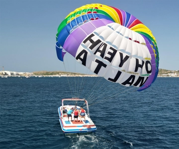 Mellieha Bay: Parasailing