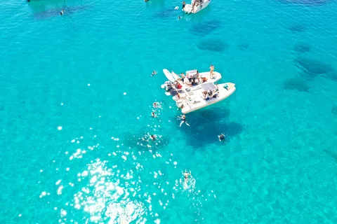 Cagliari : excursion en bateau, 4 arrêts, baignade, plongée avec tuba et 1 spritz
