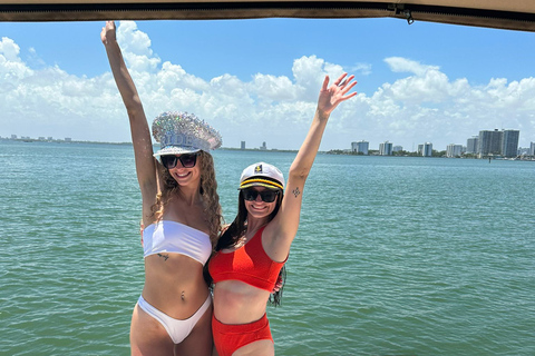 Sightseeing und Badeausflug auf einer Yacht in Miami Beach