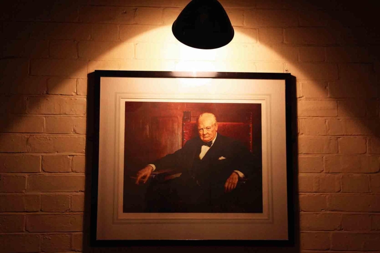 London: Westminster Walking Tour with Churchill’s War Rooms Private Tour