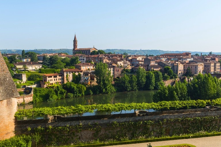 Albi: Private Guided Tour with Your Mobile Phone Albi: Episcopal City and Cathedral with Kit and Live Guide