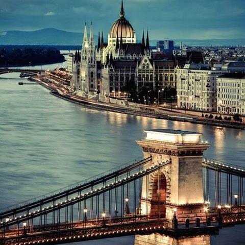 Budapest: Half-Day Highlights Small Group Private Tour