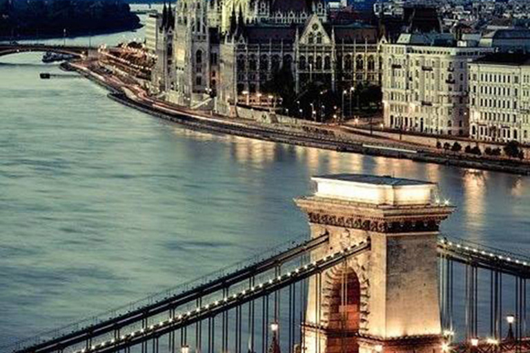 Budapeszt: Half-Day Highlights Small Group Private Tour