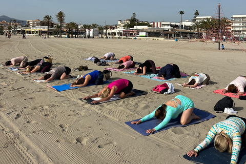 Alicante: PRIVATE Beach Yoga Class at Playa del Postiguet Alicante: Private Yoga Class at Playa del Postiguet