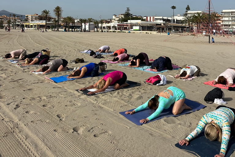 Alicante: PRIVATE Beach Yoga Class at Playa del Postiguet Alicante: Private Yoga Class at Playa del Postiguet