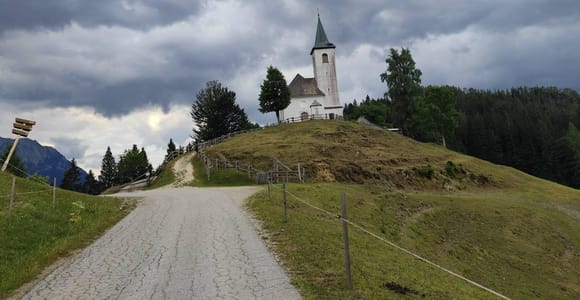 From Zagreb: Kozjansko & Hrvatsko Zagorje 2-Country Day Trip
