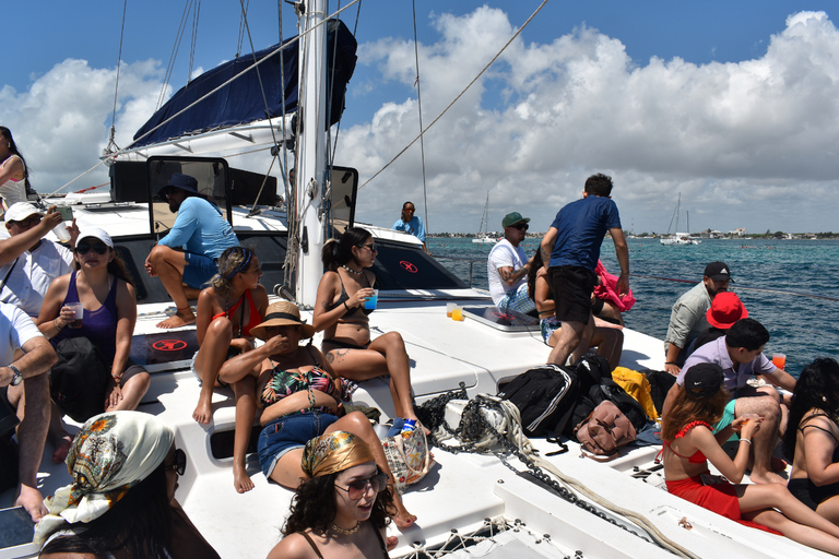 Isla Mujeres: Only Adults Catamaran and Snorkel Experience Only Entrance No Transportation