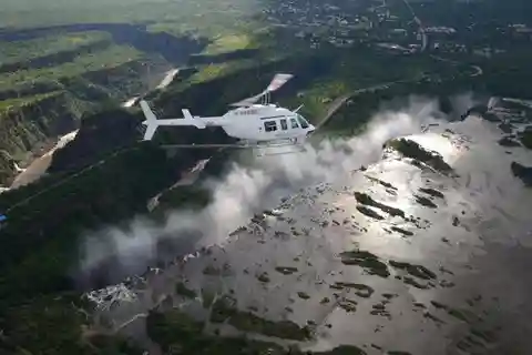 Chutes Victoria : Vol en hélicoptère