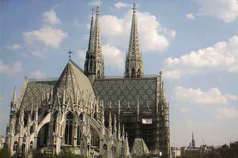 Private Day Tour Transfer from Budapest to Vienna