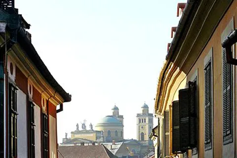 Från Budapest: Guidad tur i Eger med vinprovning