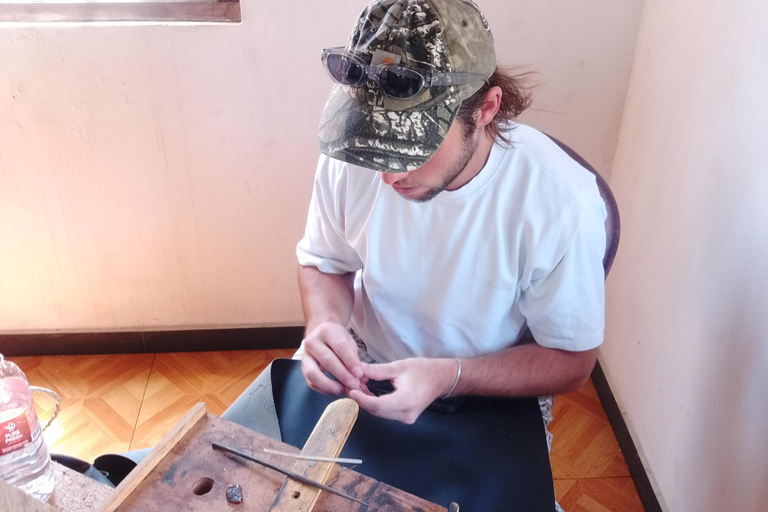 Unawatuna: Traditional Jewelry Making & Gemstone Workshop