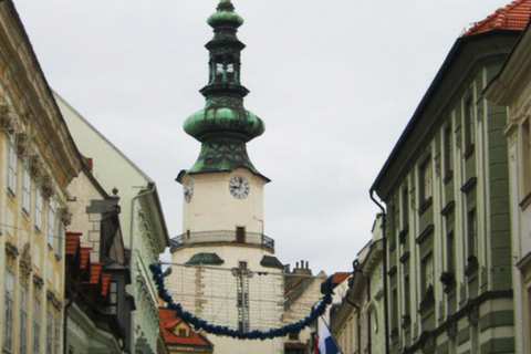 Buurt in Bratislava: dagtour vanuit Boedapest