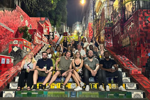 Rio: Pub Crawl in Lapa with Cachaça Tasting and Live Samba