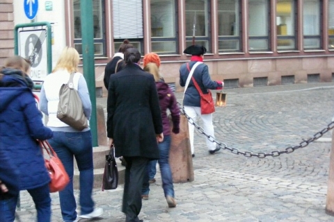 Heidelberg: visite à pied de 2 heures avec veilleur de nuitVisite de groupe privé en allemand ou en anglais