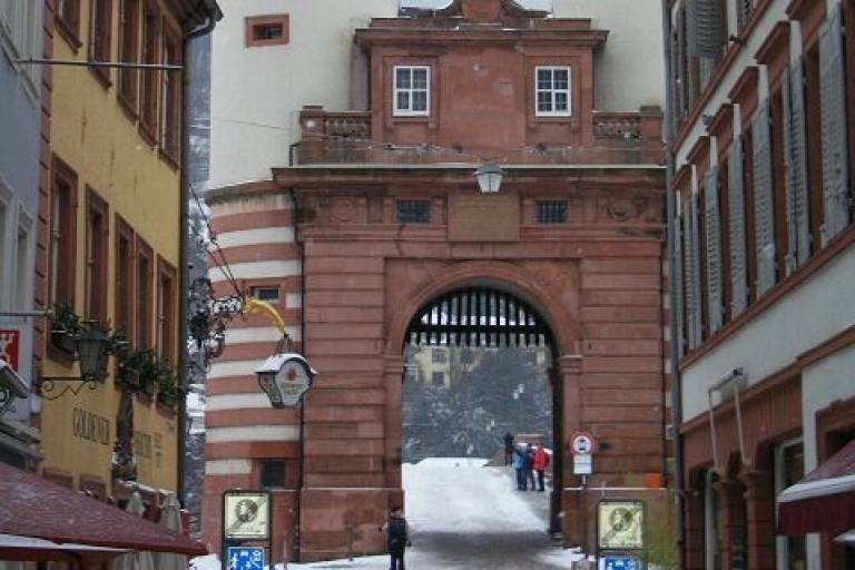 Heidelberg: tour a pie de 2 horas con vigilante nocturnoGrupo del viaje privado en alemán o en Inglés