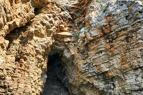 Budva: 3-Hour Paddle Board or Kayak Tour to Coastal Caves Budva: 3-Hour Kayak Tour to Coastal Caves