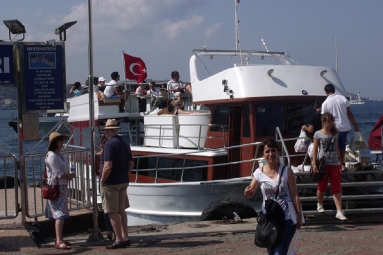 Estambul: lo mejor del tour de día completo por el estrecho del BósforoEstambul: lo mejor del estrecho del Bósforo en Europa / Asia de día completo